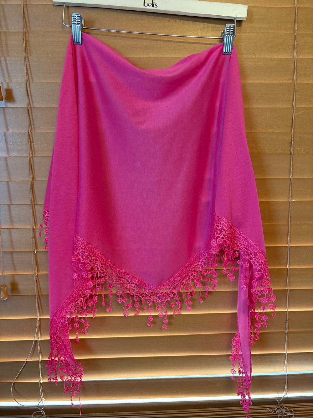 SAKI NWOT Hot Pink Lace-Trim Tassel Scarf Wrap. 100% polyester - Picture 6 of 6